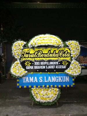 Papan Bunga Duka di Ciluar