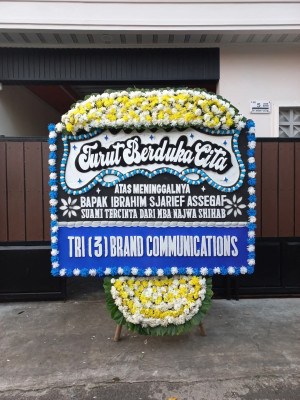 Papan Bunga Duka di Ciluar